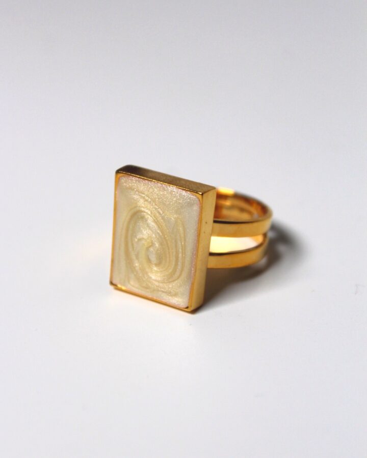 Marble Adjustable Ring – Cream – Gold