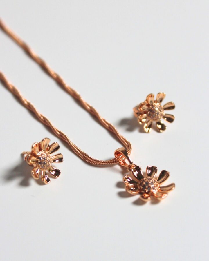 Bloom Flower Necklace & Earring Set - Gold