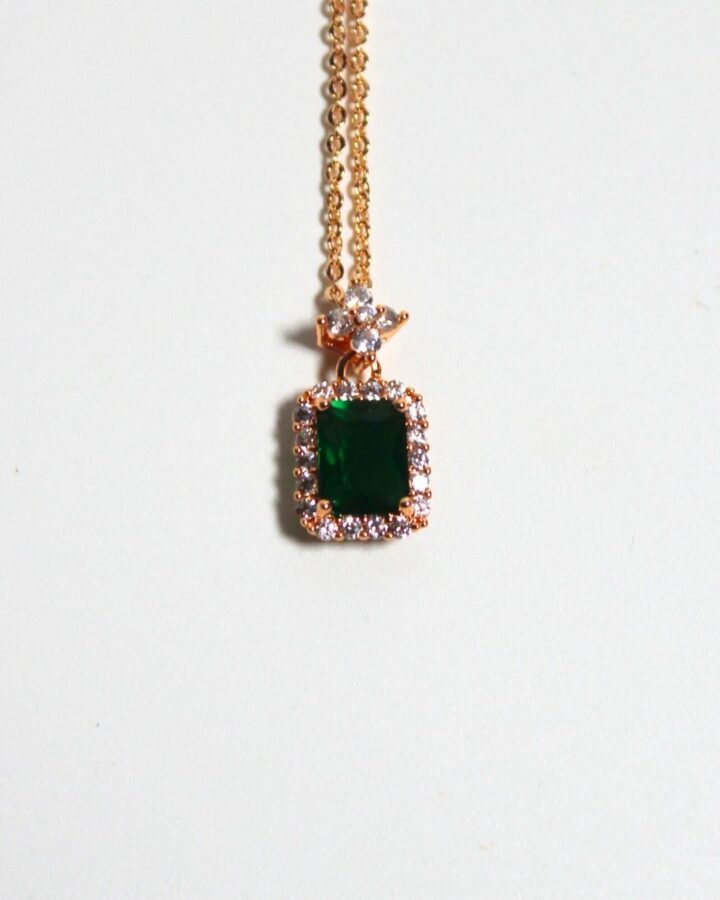 Solitaire Emerald Necklace - Image 5