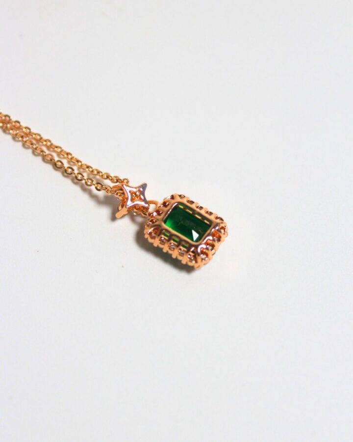 Solitaire Emerald Necklace - Image 4