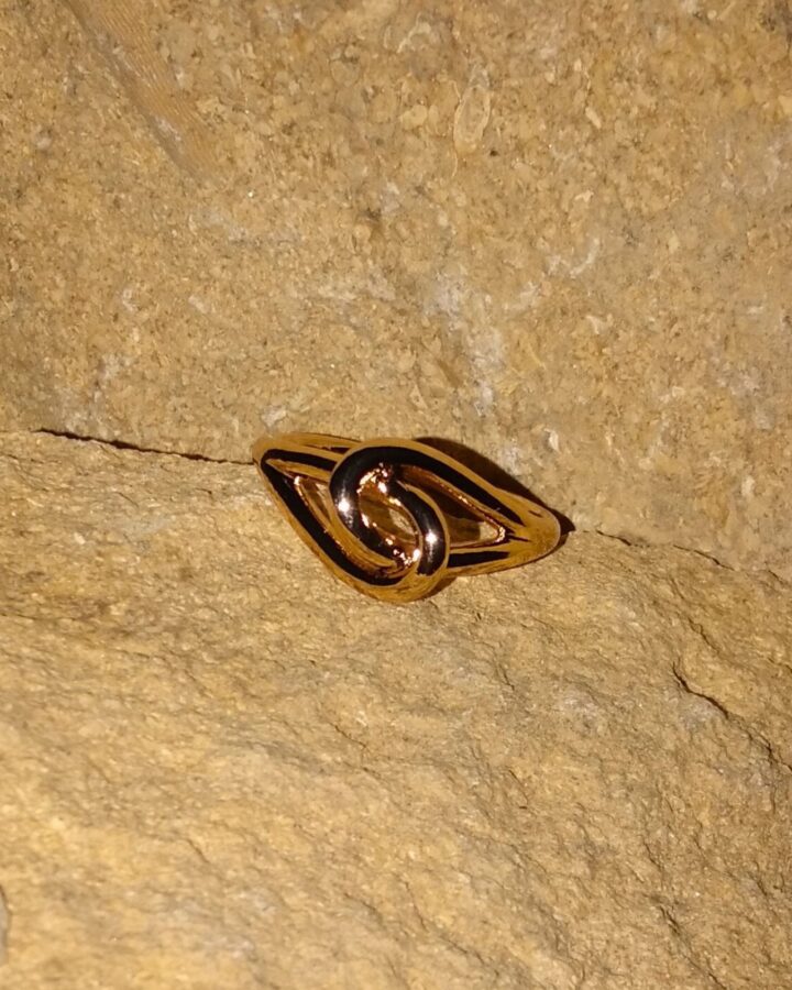 Luna Knot Ring