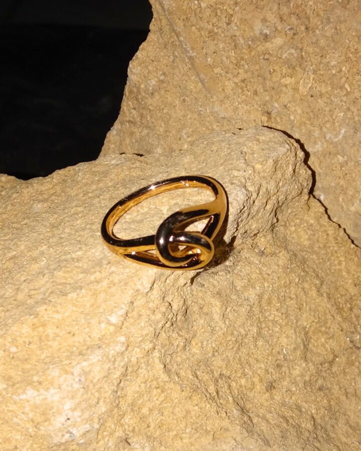 Luna Knot Ring
